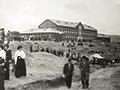 전남대학교 1956년 졸업식 후 문리대 앞 자축연 썸네일 이미지